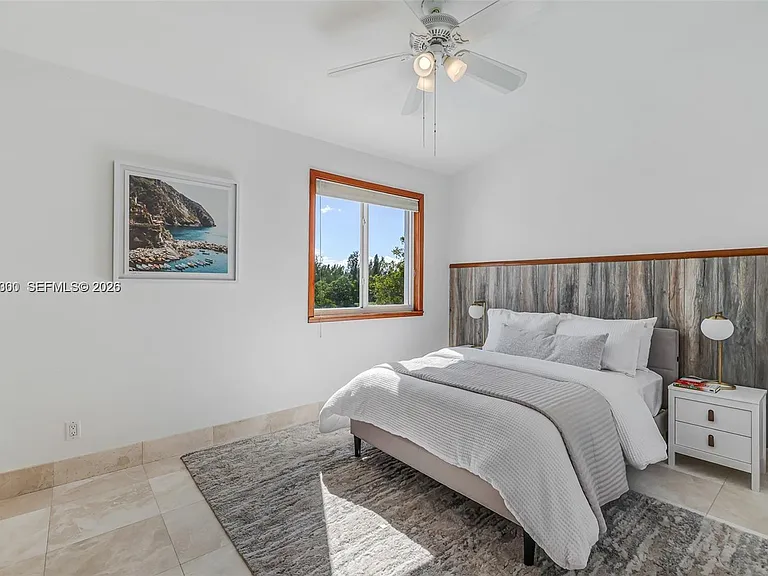 184 Paloma Dr — Photo 16