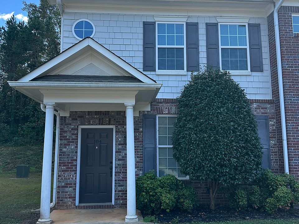 1st image of 104 Hyde Park Ln