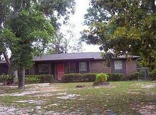 1st image of 915 E Hernandez St