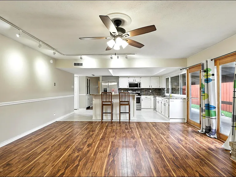 1824 Castille Dr — Photo 15