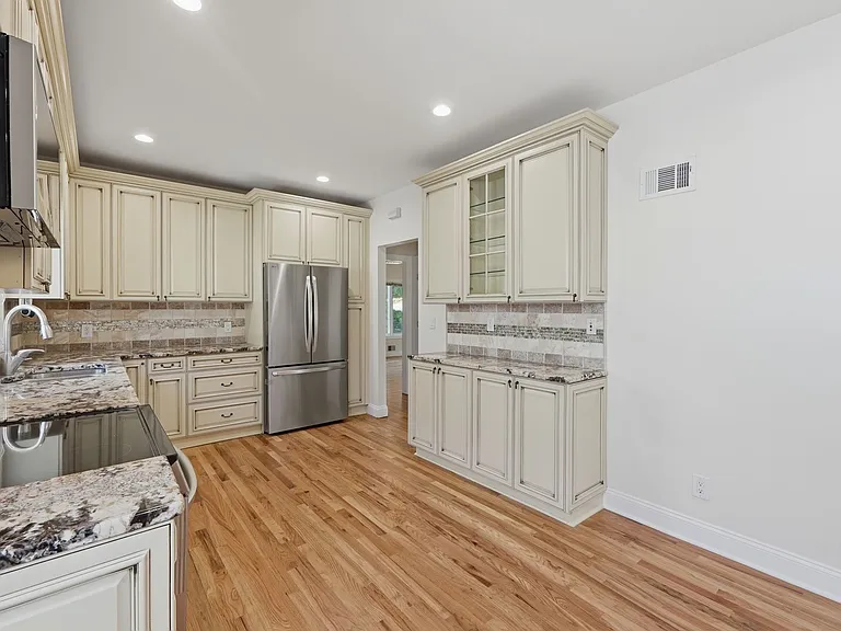 26 Hillside Ave #A — Photo 9