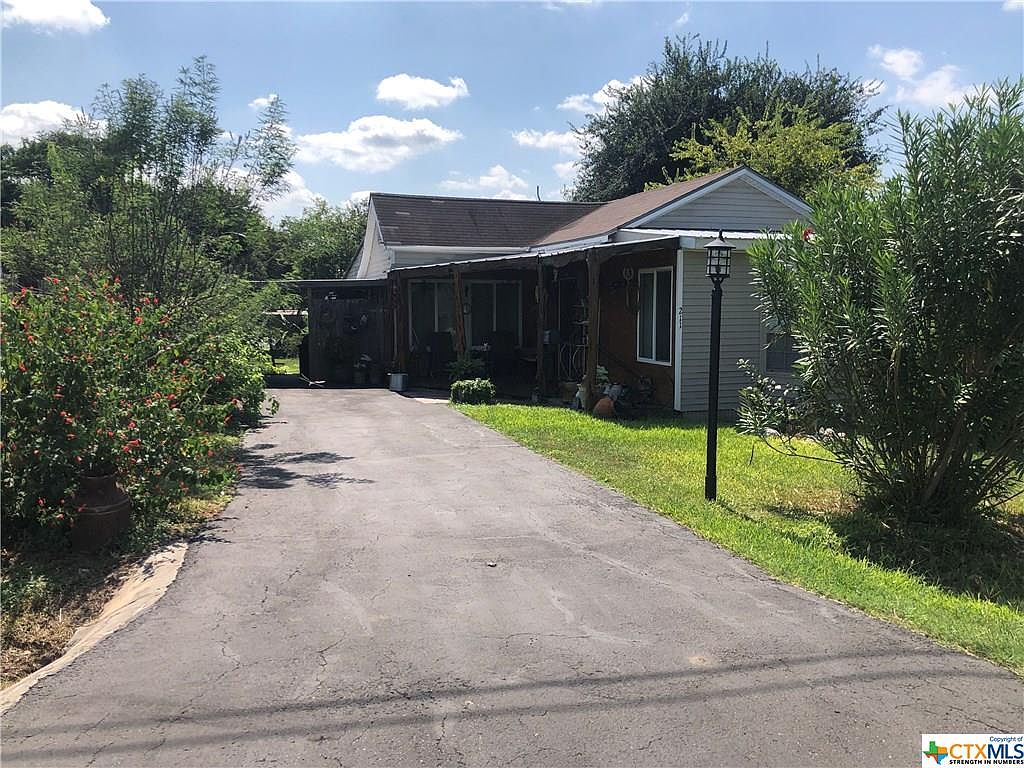211 W Plasuela St, Refugio, TX 78377 Zillow