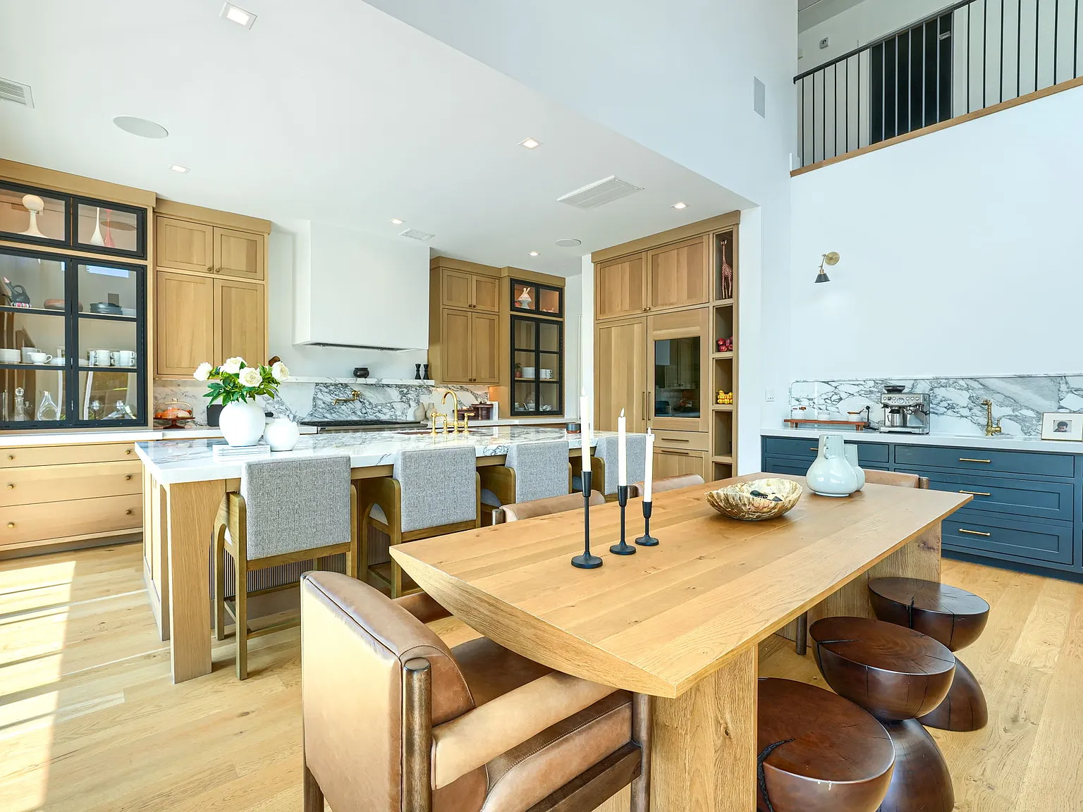 5 bed, 4300 sqft, $5,500 — Photo 3