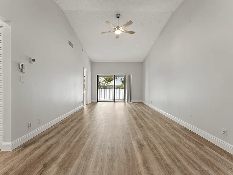 2900 Olivewood Ter #201 — Photo 8