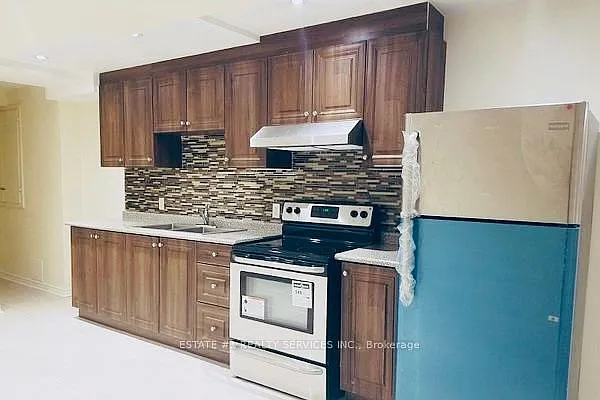 12 Locarno St #BASEMENT — Photo 8
