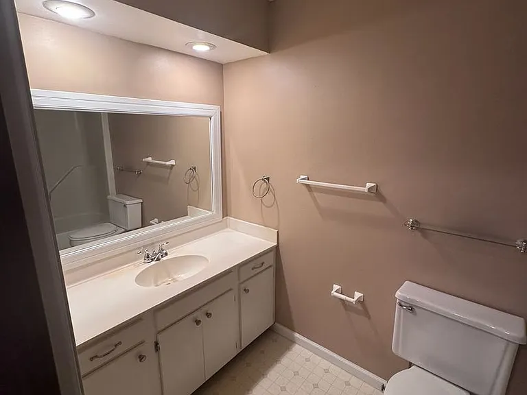 2539 Clayton Blvd — Photo 8