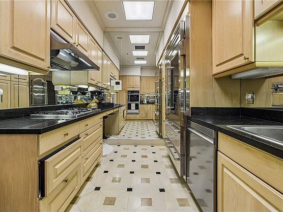 4th image of 600 Port Of New Orleans Pl APT 12E