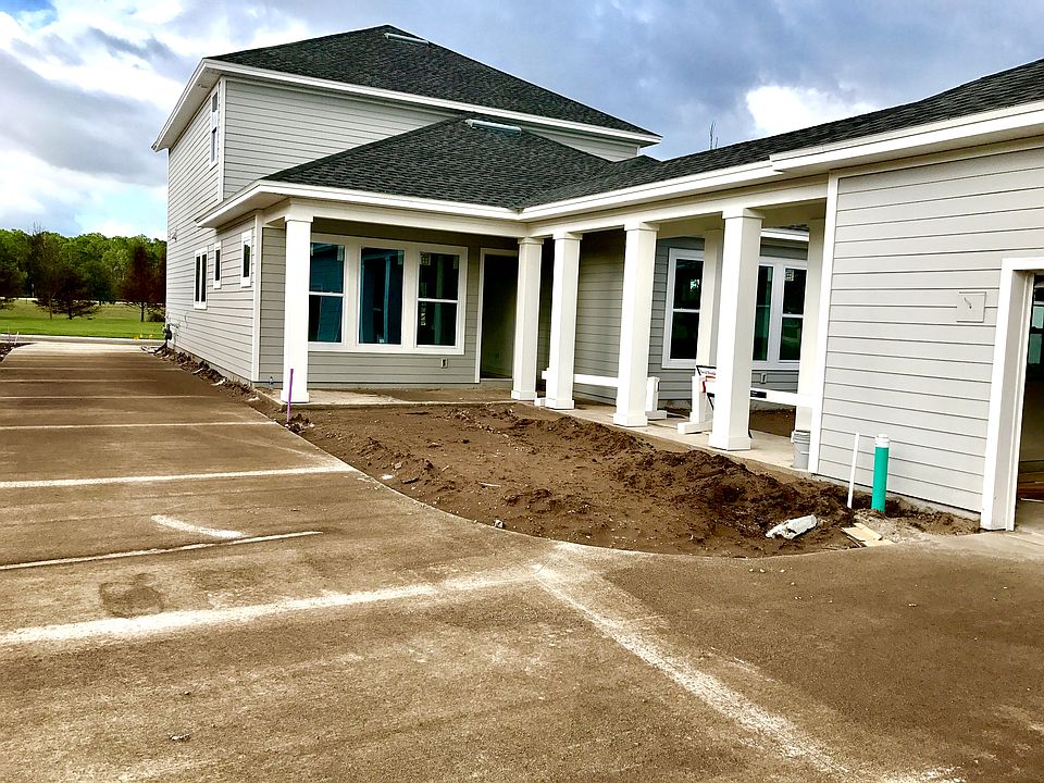1st image of 541 Park Lake Dr