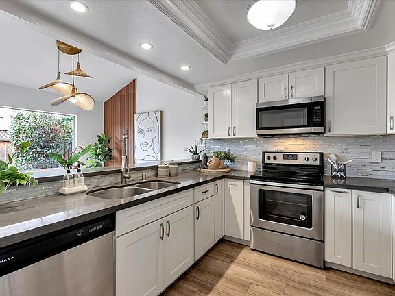 3rd image of 1431 Golden Meadow Sq
