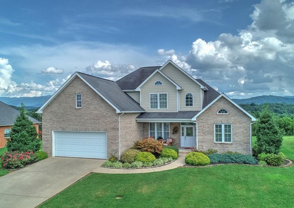 1st image of 110 Golf Villa Dr