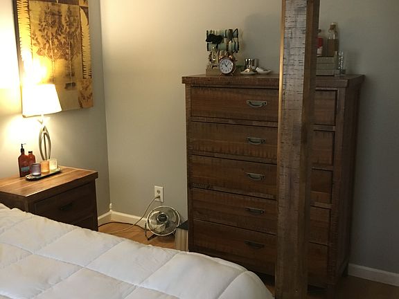 2nd image of 271 Derby Ave