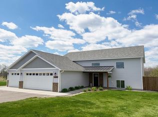 7822 Hummingbird Ln SW, Alexandria, MN 56308