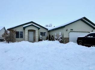 1240 Eric Ct, Mtn Home, ID 83647