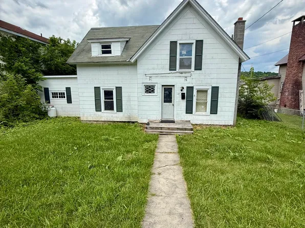 17 Algonkin Street, Ticonderoga, NY 12883
