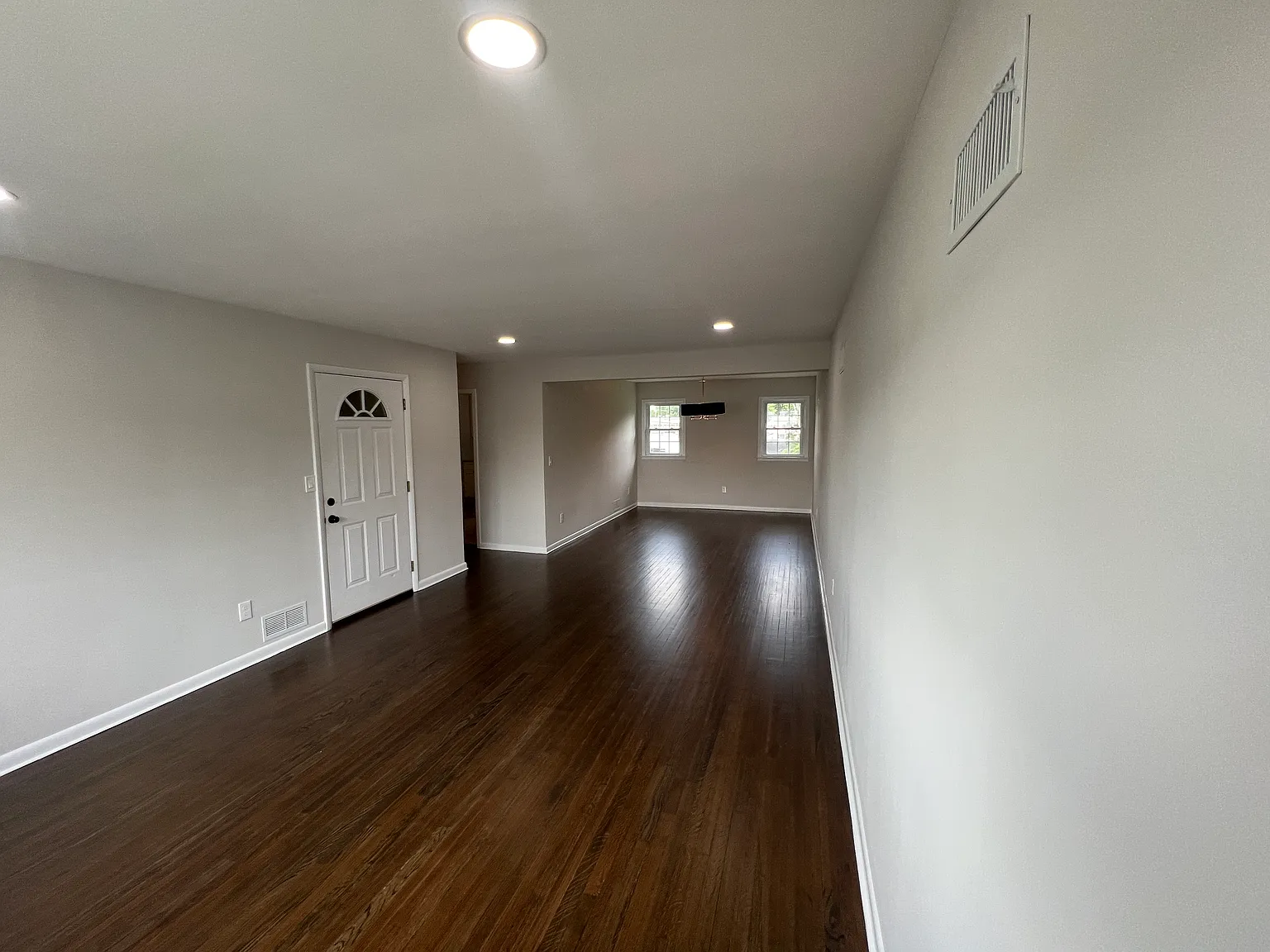 3 bed, $3,000 — Photo 2