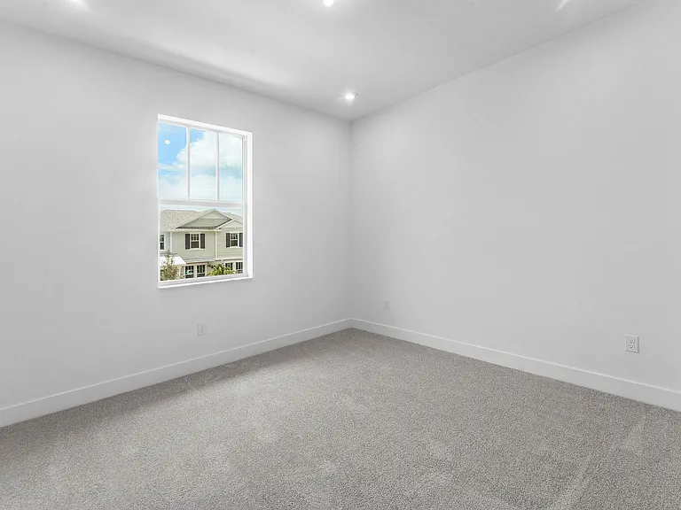 888 SW Newfield Pkwy — Photo 26