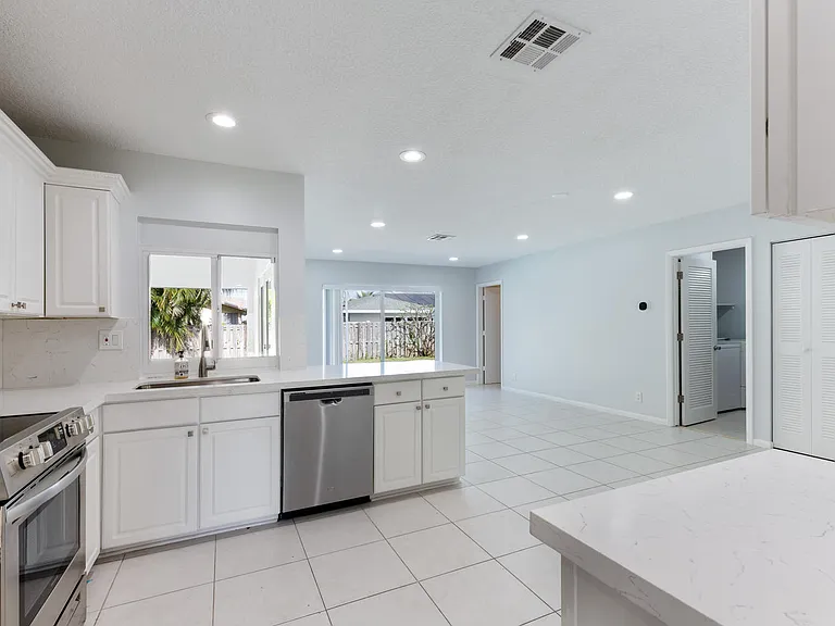4695 Brandywine Dr — Photo 5