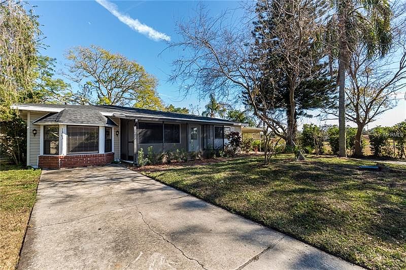 1st image of 1363 Young Ave