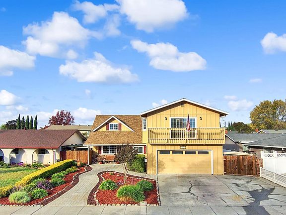 3rd image of 2659 Laurel Dr