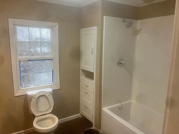 4th image of 12 Peninsula Dr