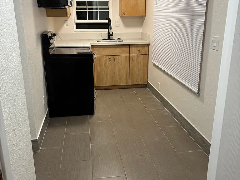 4374 Likini St #B — Photo 2