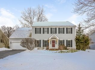 476 Long Hill Rd, Gurnee, IL 60031