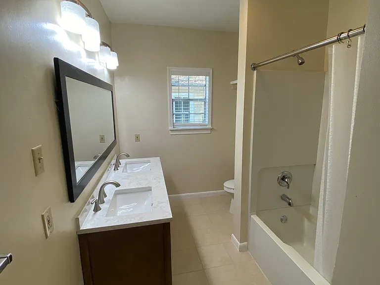 Second full Bathroom