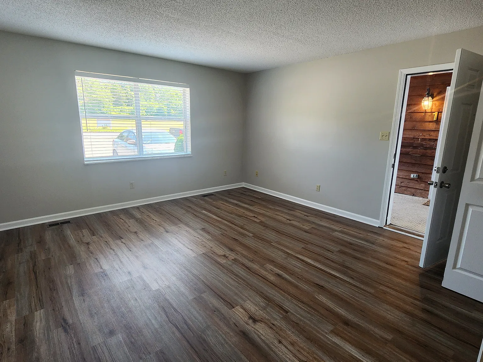 2 bed, 825 sqft, $1,275 — Photo 3