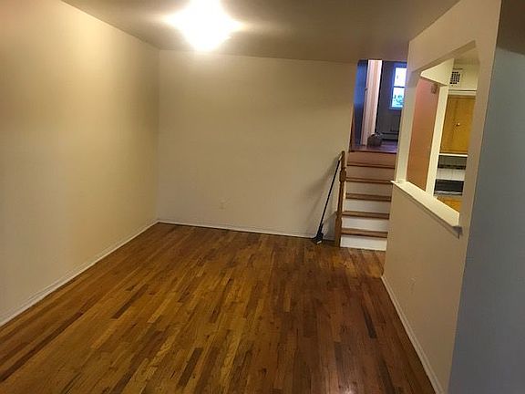 3rd image of 928 E 86th St #2