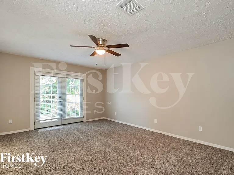 4146 Meadowbank Dr — Photo 10