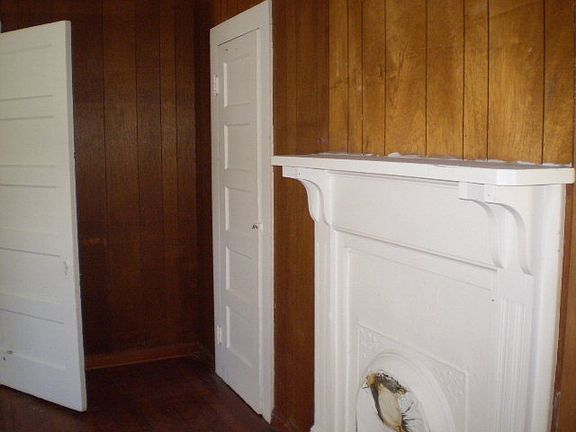 5th image of 460 Henry St
