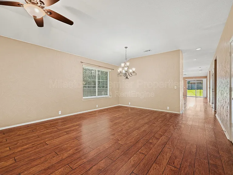 2304 Pheasant Run — Photo 6