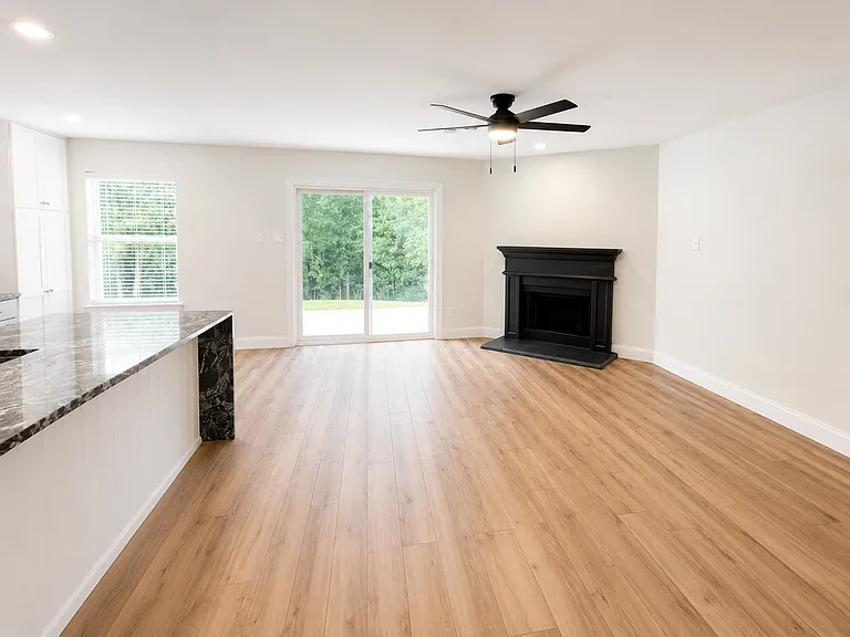 1705 Creekside Ave — Photo 4
