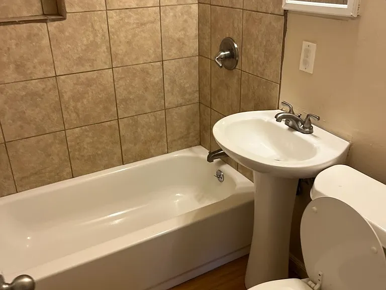 1600 Breckenridge Dr — Photo 9