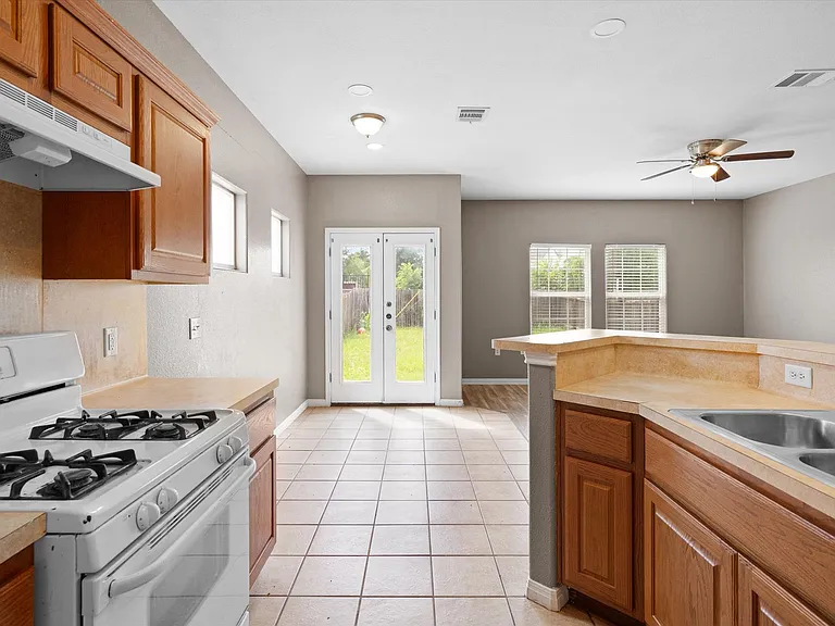 7502 Lazy Creek Dr #A — Photo 13