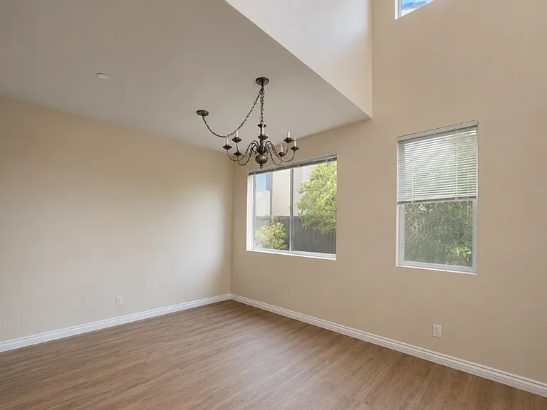 4716 Driftwood Way — Photo 4
