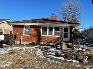 211 S Wilmette Ave, Westmont, IL 60559