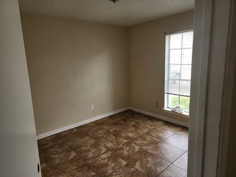 715 Beechbend Dr — Photo 12