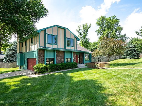 3rd image of 6478 Harbor Oaks Dr