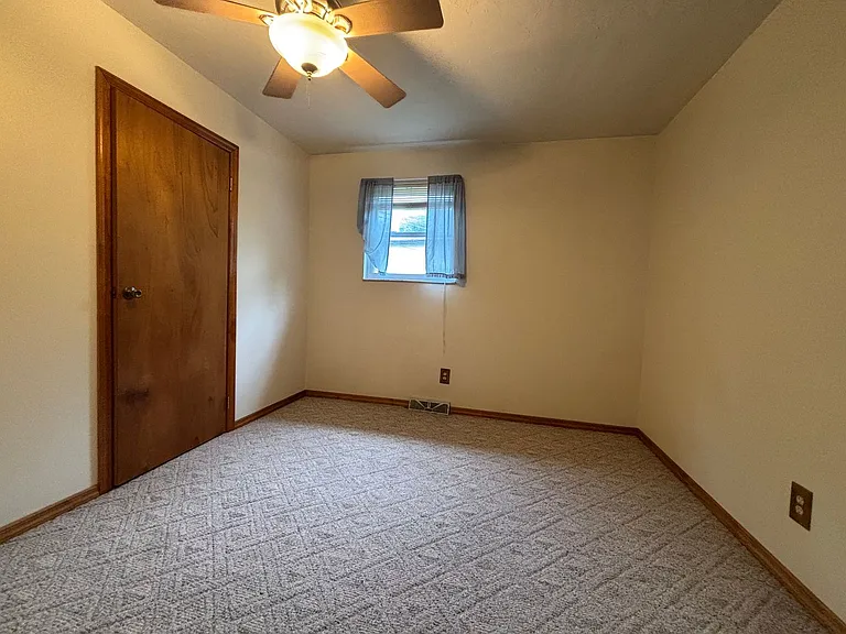 198 Eastland Ave — Photo 8