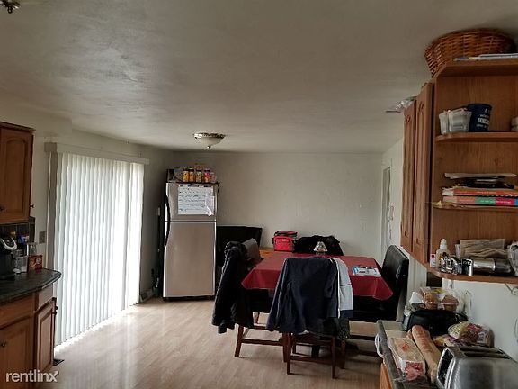 4th image of 215 Tollview Ct