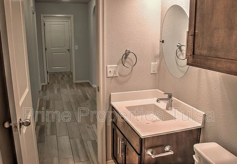 3208 W Fredericksburg St — Photo 17