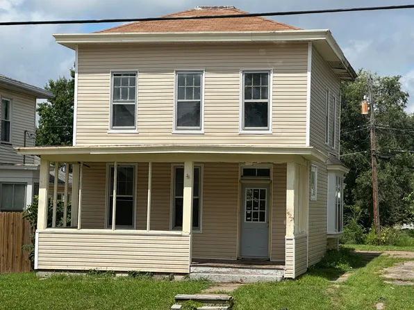 1422 Grove St, Burlington, IA 52601