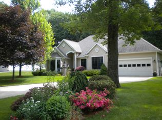 1938 Tall Oaks Dr E, Ludington, MI 49431