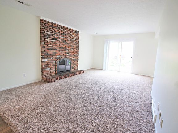 3rd image of 1801 Rolling Hills Dr APT F