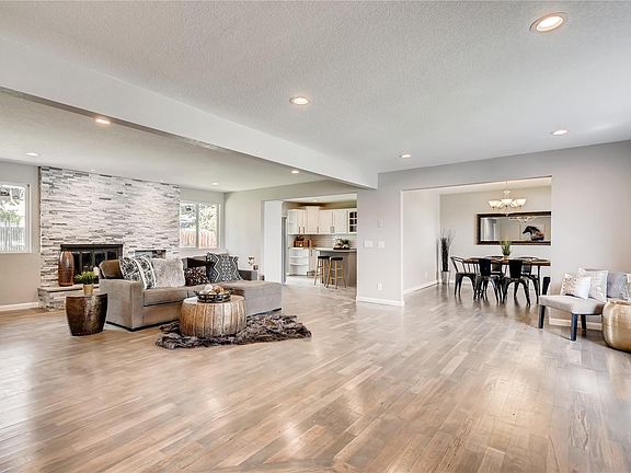 2nd image of 10327 W Bellewood Pl