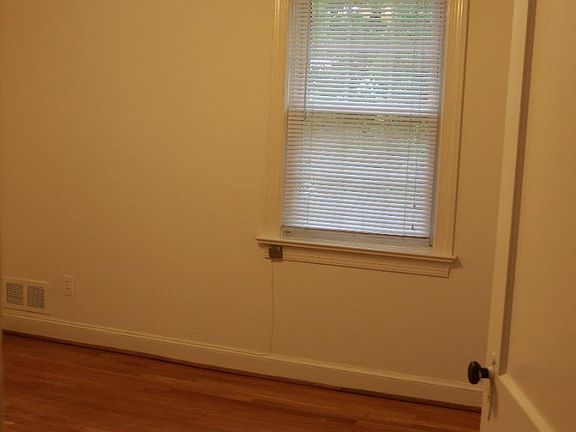 4th image of 530 N Nelson St