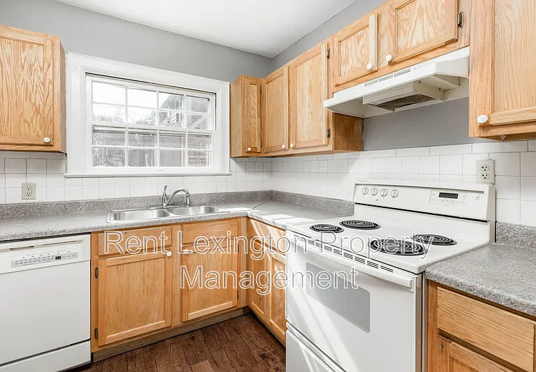 123 Barberry Ln — Photo 11