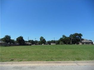 1609 NE 6th St, Moore, OK 73160