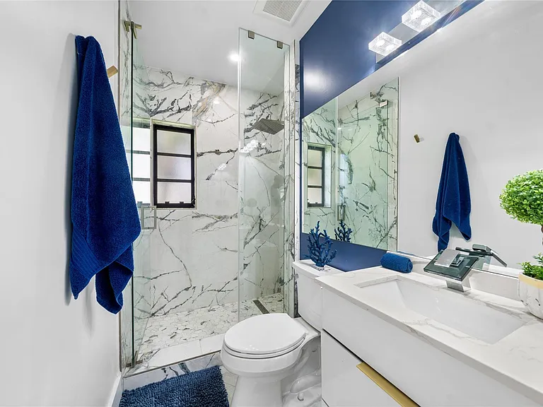 1100 Buchanan St — Photo 12